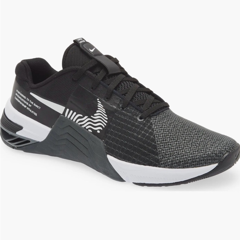 Nike Men's Black and Gray Training Shoe